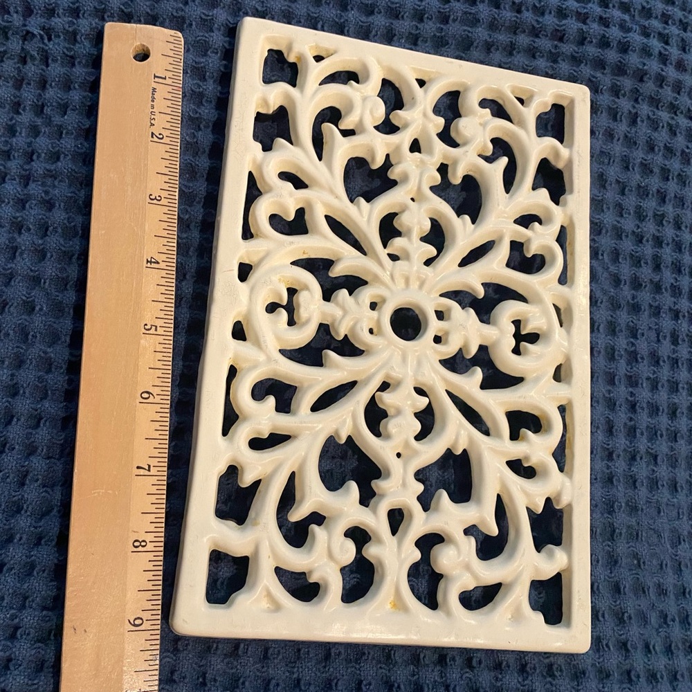 Wrought Hot Pot Holder